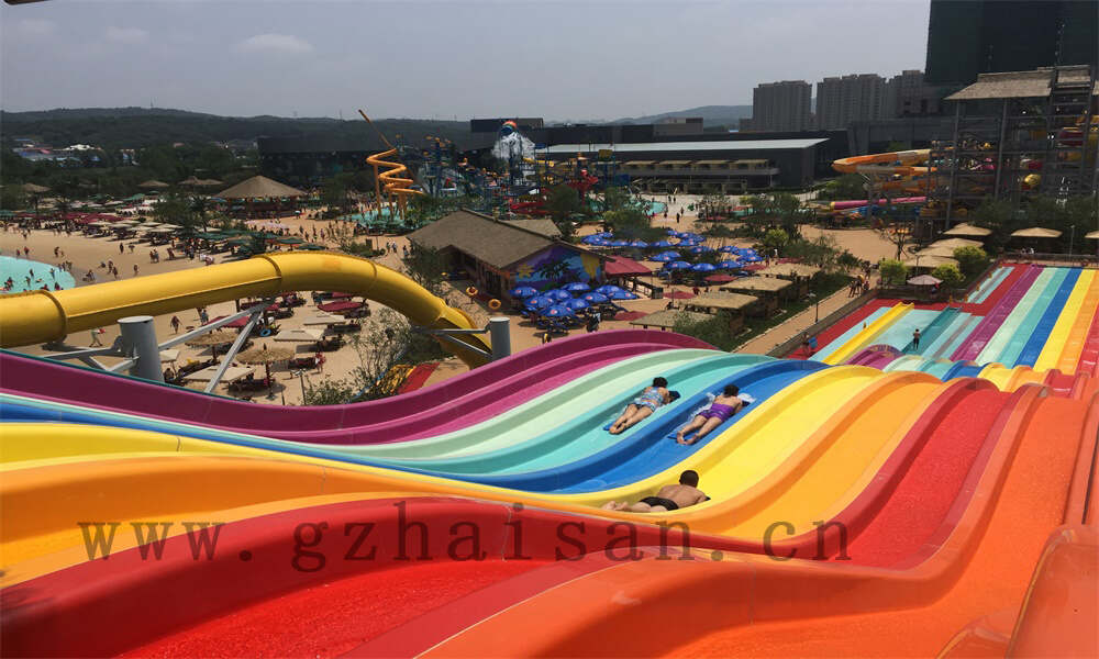水上滑滑梯乐园，刺激好玩的水上活动
